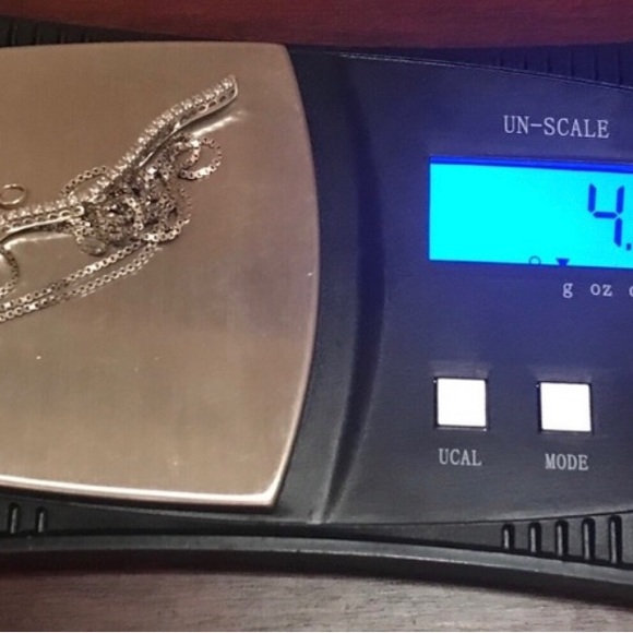 14K White Gold Diamond Necklace - Picture 4 of 10